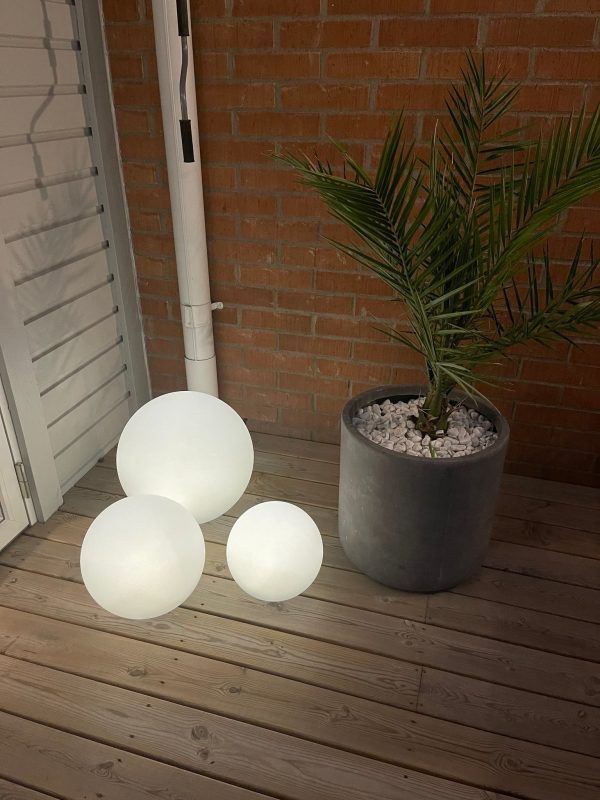 Noa LED kugler hvid-farvet Ø25-30-40cm 3stk. (FORUDBESTIL TIL SIDST FEBRUAR)